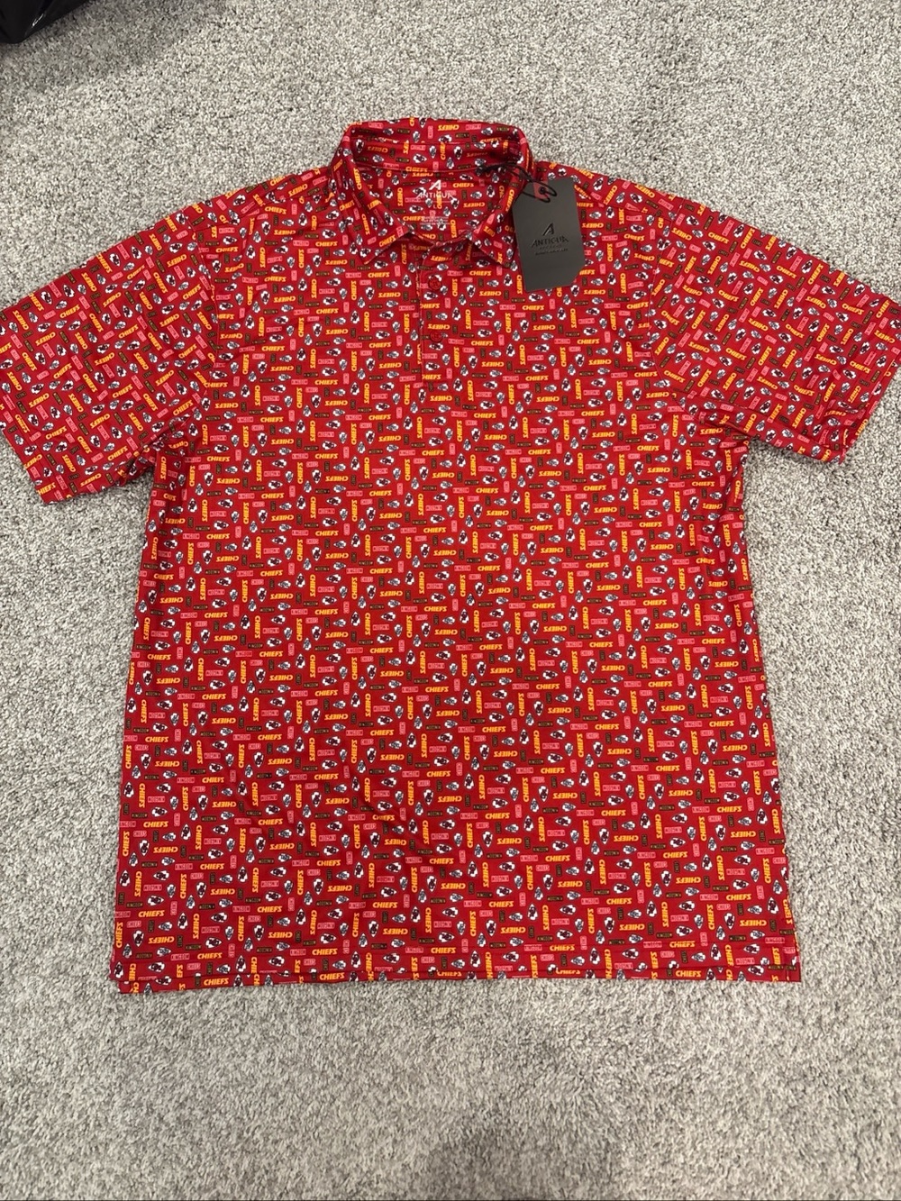 Men’s Size L Kansas City Chiefs Polo Shirt, Fun All Over Pattern Antigua NWT